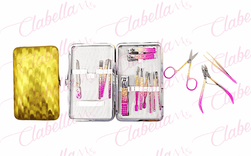 Kit para manicure o pedicure, incluye:  1 corta uñas de 8cm. 2 corta uñas de 6cm, 1 alicata de 9.5cm, 1 tijera  de 8.5cm, 1 pinza de 8.5cm, 1 lima 9cm y 9 herramientas aprox de 8cm en estuche  tipo cartera de botón, surtido total piezas 16, surtido  (16 piezas) (PB)