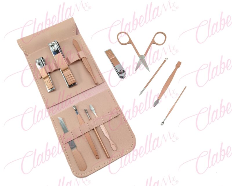 Kit para manicure o pedicure, incluye:  3 corta uñas 5.5 cm, 6 cm y 7.5 cm, 1 tijeras 8.5 cm, 1 pinza 8.5 cm, 7 herramientas aprox de 7 cm en estuche  tipo cartera, surtido. (Con 12 piezas, No con 16 )