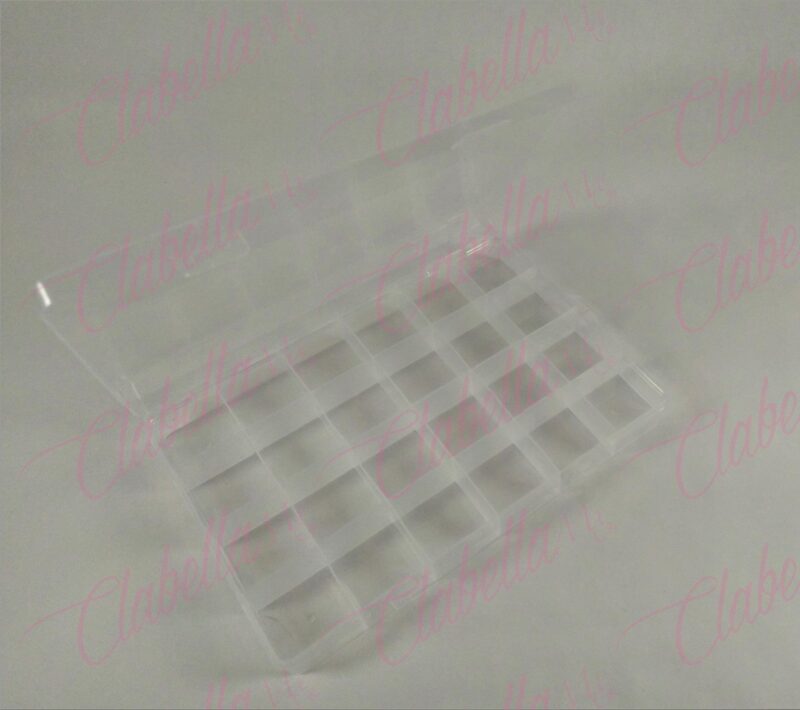 Estuche blando  de 19x13X2.5cm con 24 divisiones de 3.3x3cm por pieza  11A-234-1 (24 divisiones) (PB)